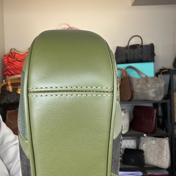 Coach Patchwork Crescent Mini Crossbody 2025 Carmen R$350 Olive - Picture 13 of 14